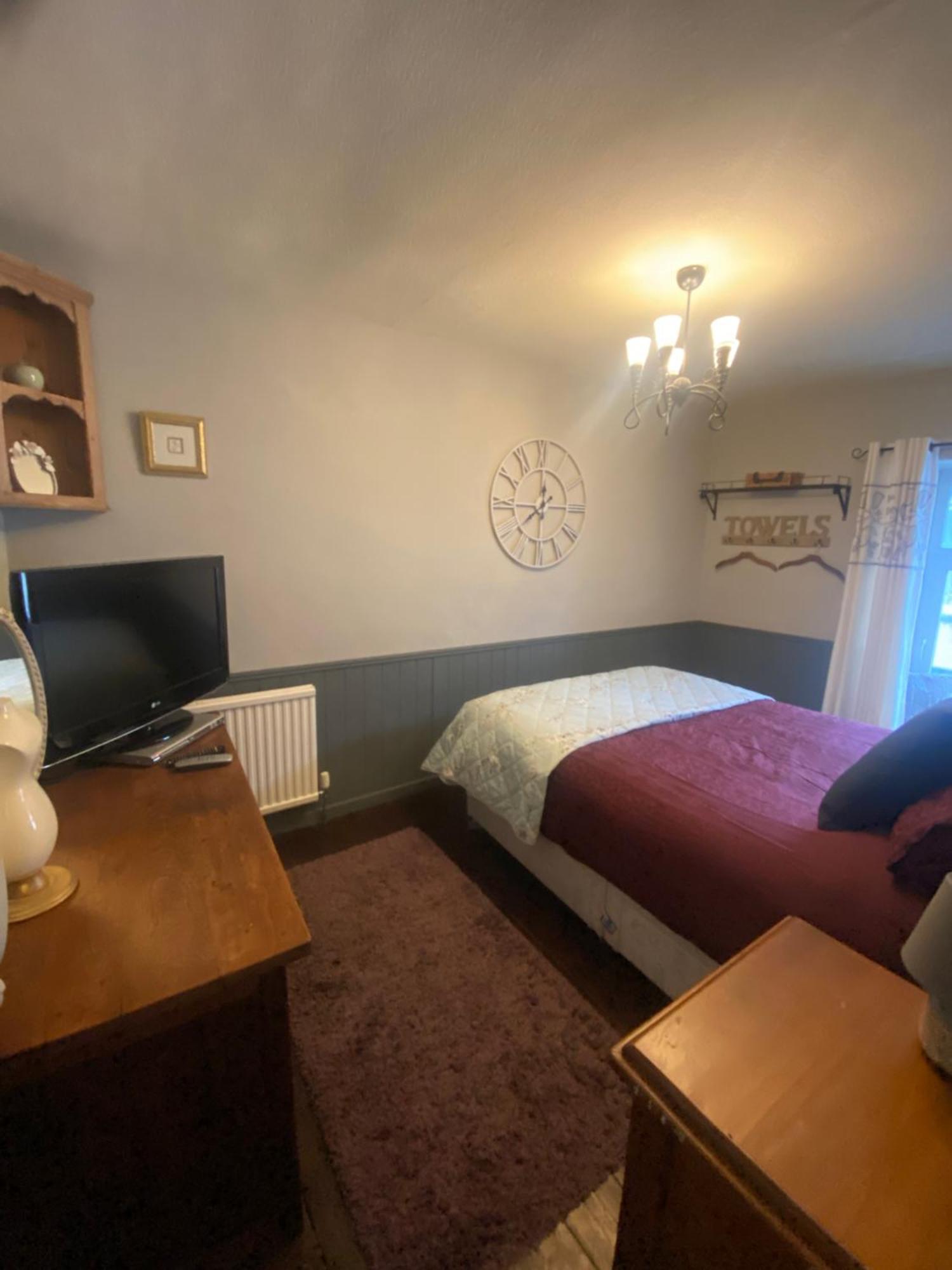 3 Bed Town House Llandeilo Carmarthenshire Villa Eksteriør billede